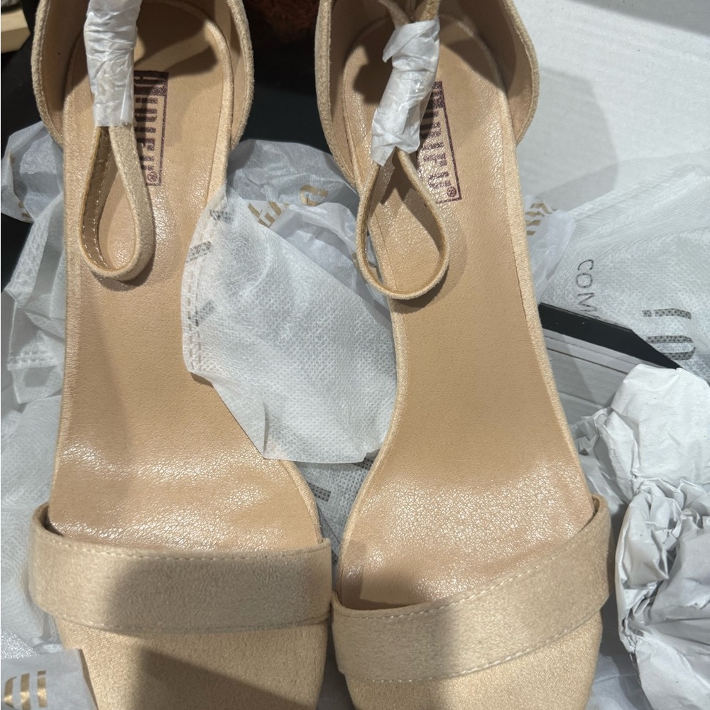 Ladies shoes